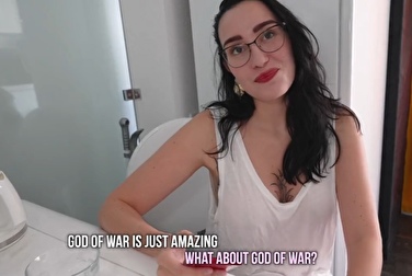 Мам, я дрочу на тебя, ой, задрочу в God of War — оговорился
